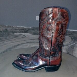 Lucchese Men Cowboy Boots. Size 10 Brown